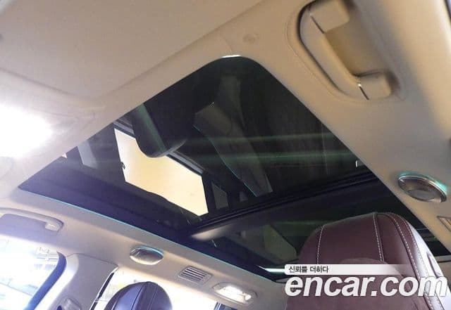 Mercedes-Benz GLS-Class 2025 — Photo 10/20