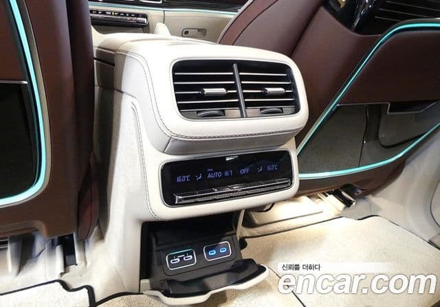 Mercedes-Benz GLS-Class 2025 — Photo 14/20