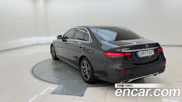 Mercedes-Benz E-Class 2023 — Фото 2/20