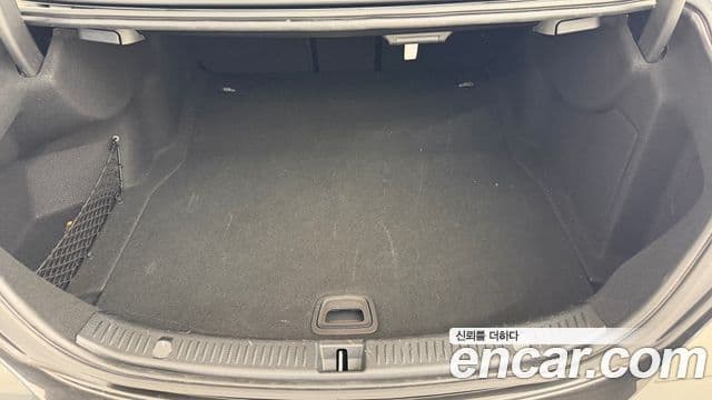 Mercedes-Benz E-Class 2023 — Фото 12/20