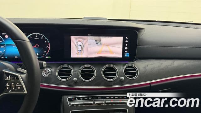 Mercedes-Benz E-Class 2023 — Фото 15/20