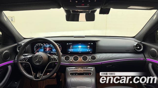 Mercedes-Benz E-Class 2023 — Фото 16/20