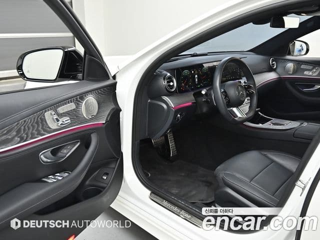 Mercedes-Benz E-Class 2023 — Фото 10/20