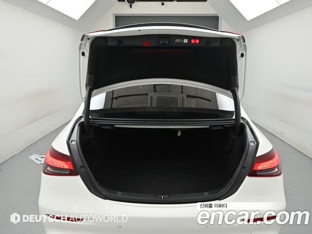 Mercedes-Benz E-Class 2023 — Фото 18/20