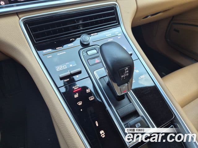 Porsche Panamera 2018 — Photo 10/19