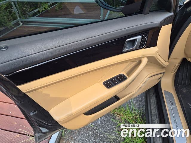 Porsche Panamera 2018 — Photo 12/19