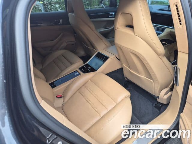 Porsche Panamera 2018 — Photo 13/19