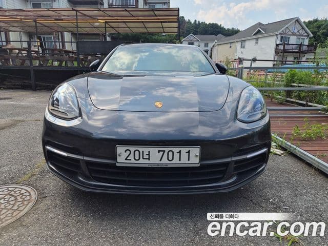 Porsche Panamera 2018 — Photo 9/19