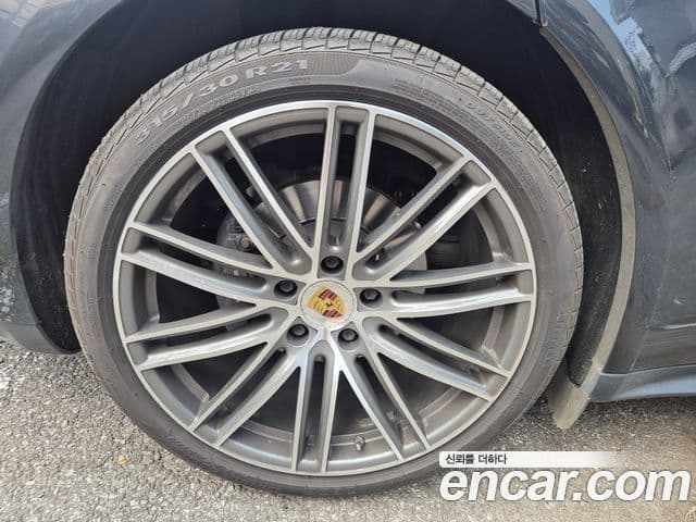 Porsche Panamera 2018 — Photo 18/19