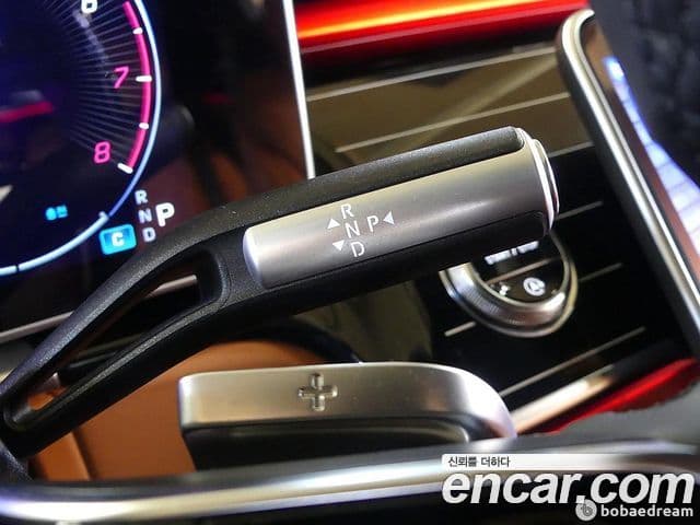 Mercedes-Benz S-Class 2023 — Photo 17/20