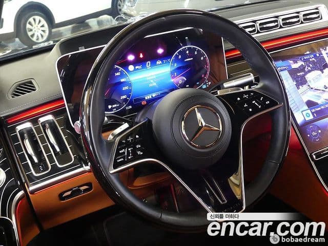 Mercedes-Benz S-Class 2023 — Photo 9/20