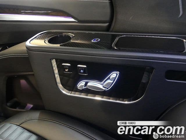 Cadillac Escalade 2025 — Фото 10/20