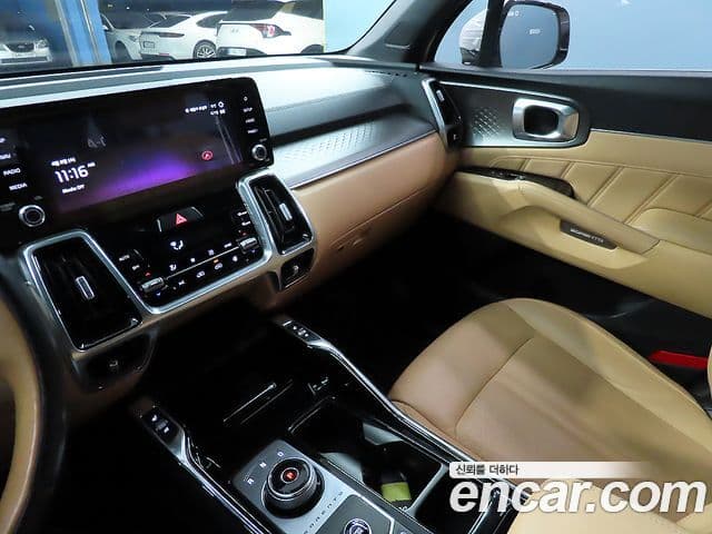 Kia Sorento 2022 — Фото 11/20