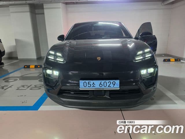 Porsche Macan EV 2025 — Photo 15/17