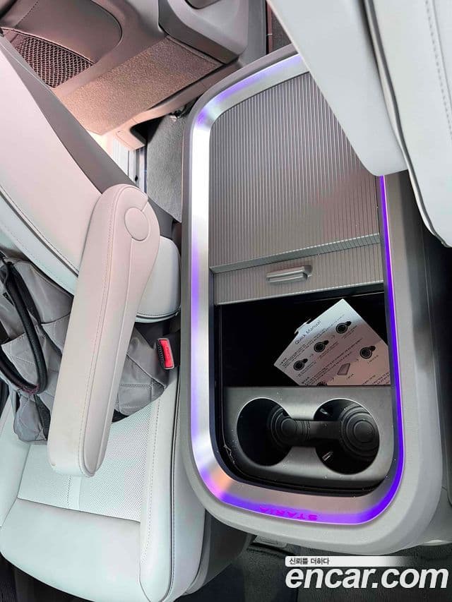 Hyundai Staria 2025 — Фото 9/15