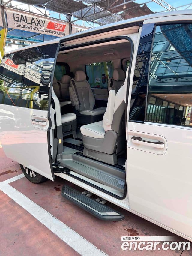 Hyundai Staria 2025 — Фото 10/15