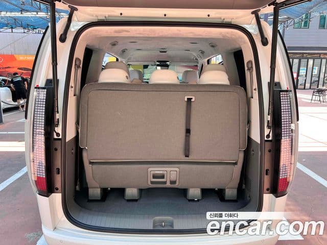 Hyundai Staria 2025 — Фото 11/15