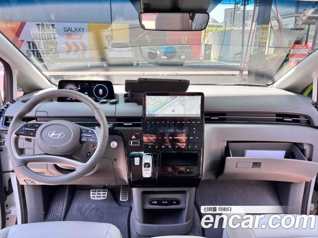 Hyundai Staria 2025 — Фото 14/15