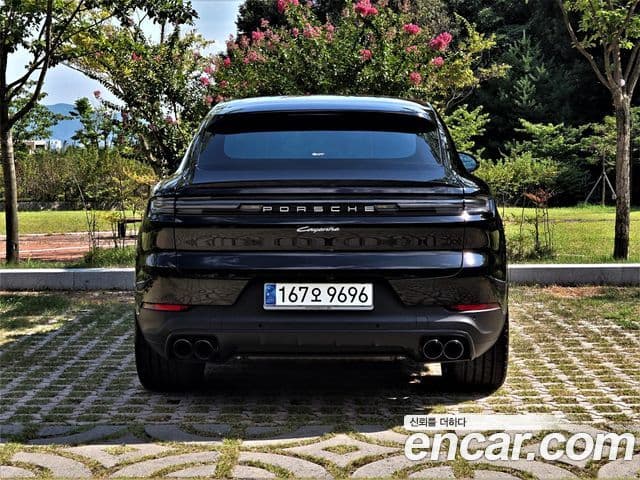 Porsche Cayenne 2023 — ფოტო 15/20