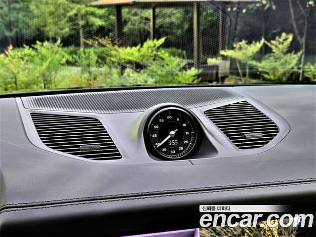 Porsche Cayenne 2023 — ფოტო 19/20