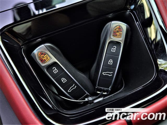 Porsche Cayenne 2023 — ფოტო 11/20