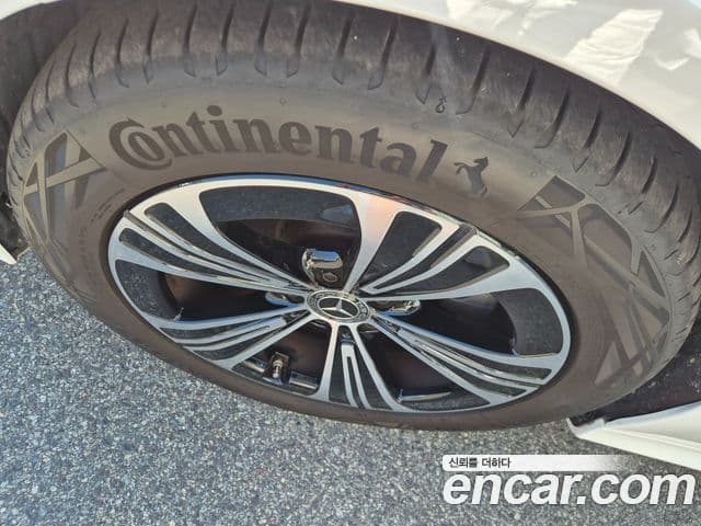 Mercedes-Benz E-Class 2025 — Photo 19/20