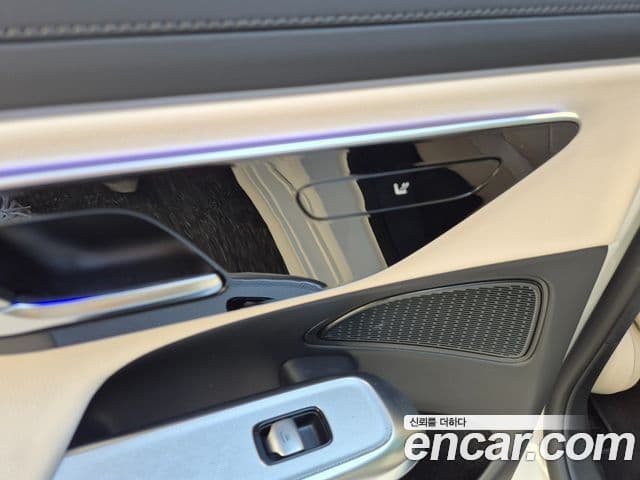 Mercedes-Benz E-Class 2025 — Photo 15/20