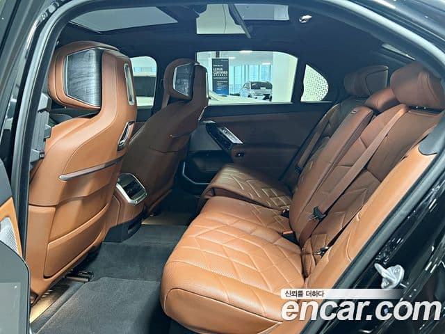 BMW i7 2024 — Photo 4/20