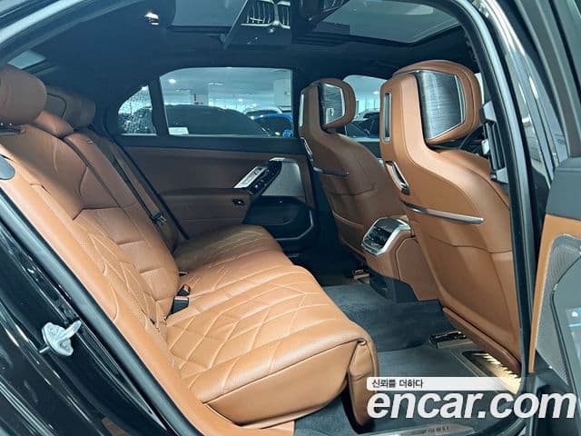 BMW i7 2024 — Photo 7/20