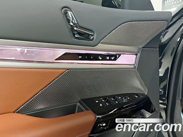 BMW i7 2024 — Photo 19/20