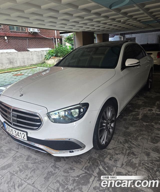 Mercedes-Benz E-Class 2022 — Фото 1/18