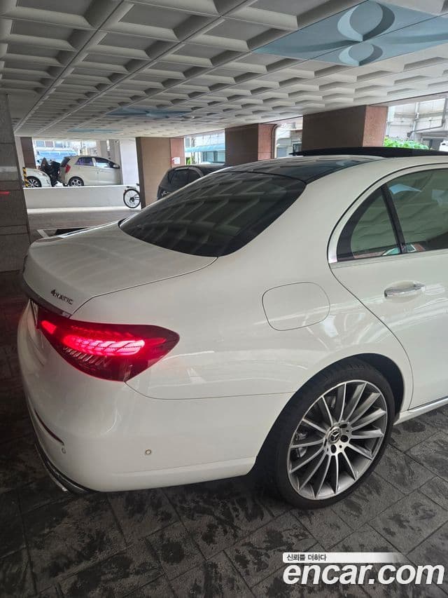 Mercedes-Benz E-Class 2022 — Фото 2/18