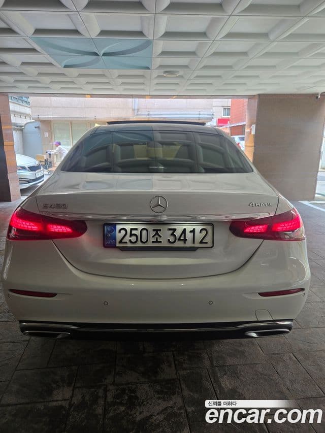 Mercedes-Benz E-Class 2022 — Фото 4/18