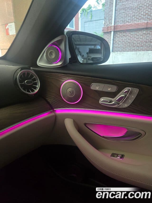 Mercedes-Benz E-Class 2022 — Фото 7/18