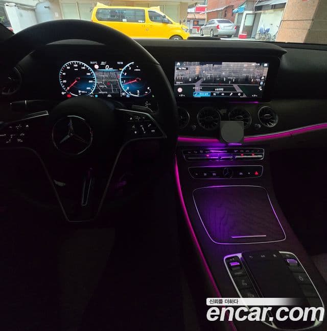Mercedes-Benz E-Class 2022 — Фото 9/18