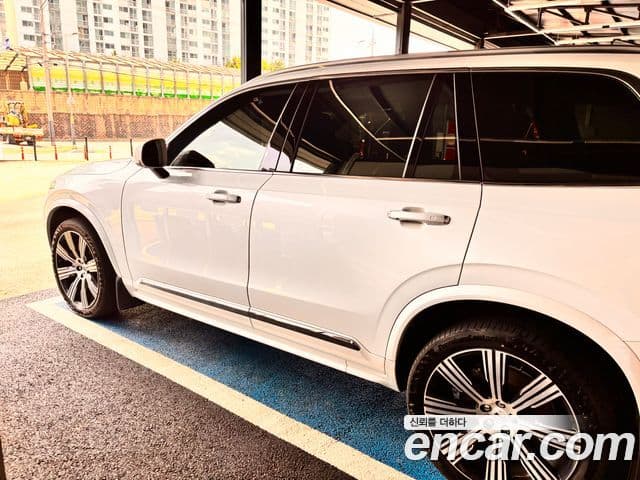 Volvo XC90 2023 — Фото 2/13