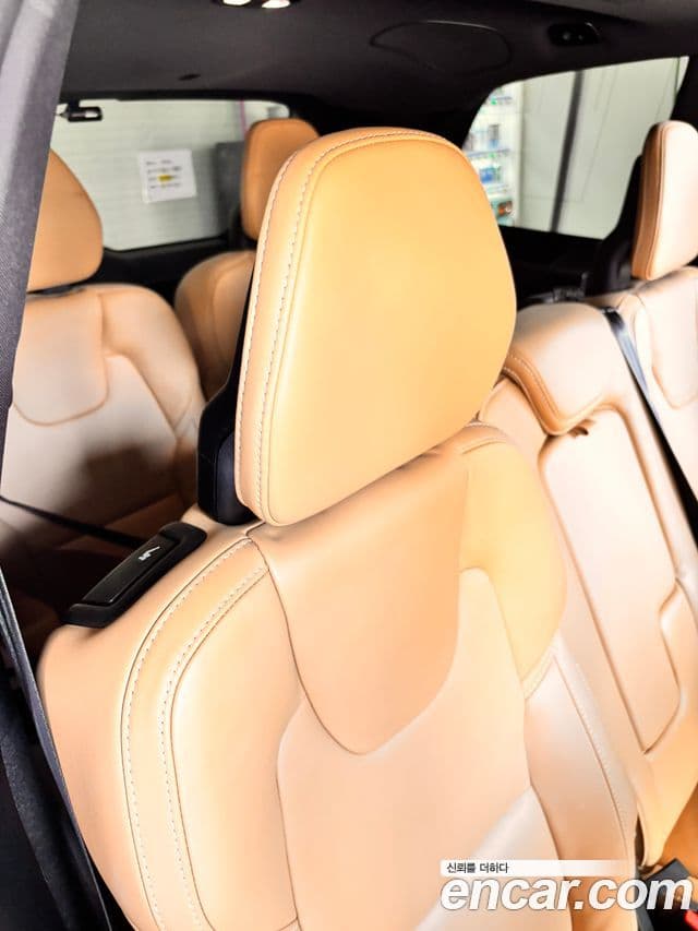 Volvo XC90 2023 — Фото 7/13