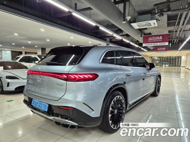 Mercedes-Benz EQS SUV 2023 — Photo 1/20