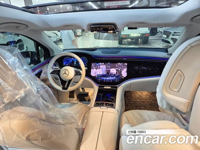 Mercedes-Benz EQS SUV 2023 — Photo 7/20