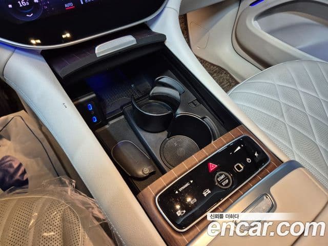 Mercedes-Benz EQS SUV 2023 — Photo 19/20