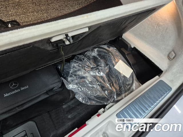 Mercedes-Benz EQS SUV 2023 — Photo 20/20