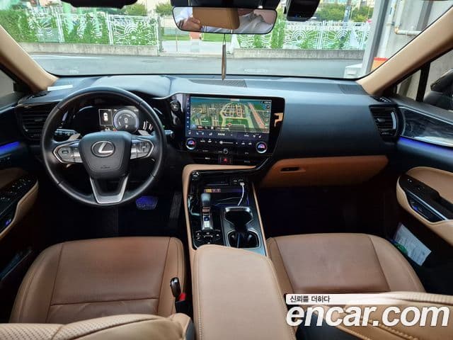 Lexus NX350h 2025 — Photo 12/17