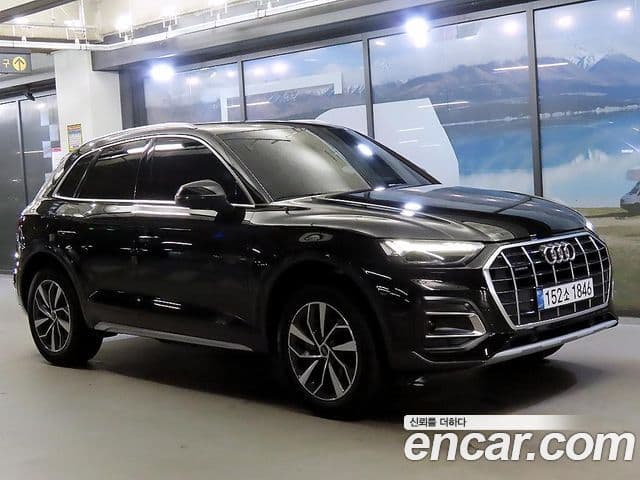 Audi Q5 2024 — Photo 6/20