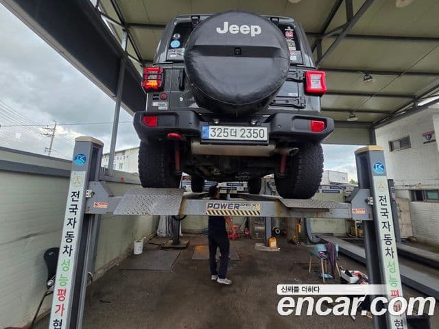 Jeep Wrangler 2019 — Photo 3/3