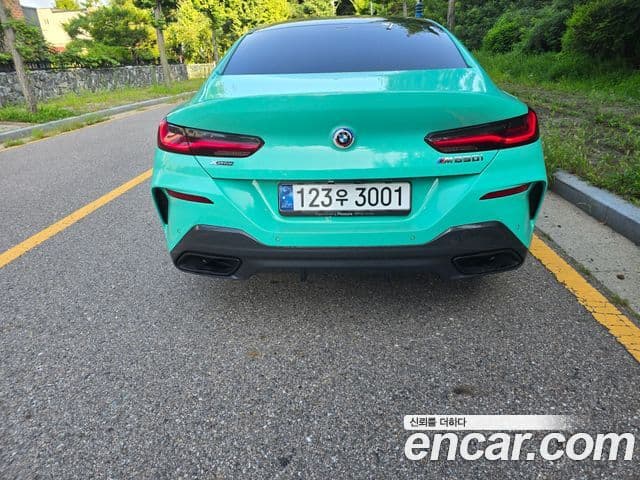 BMW 8 Series 2024 — Photo 12/14