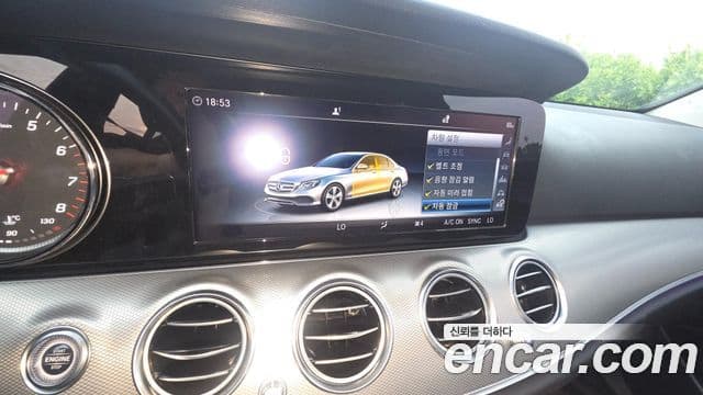 Mercedes-Benz E-Class 2019 — Фото 10/20