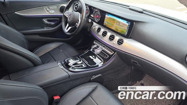 Mercedes-Benz E-Class 2019 — Фото 15/20