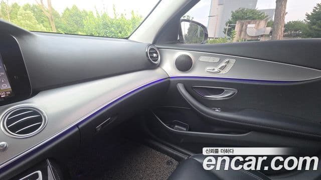 Mercedes-Benz E-Class 2019 — Фото 17/20