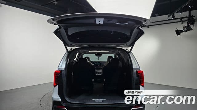 Kia Carnival 2024 — Фото 19/20