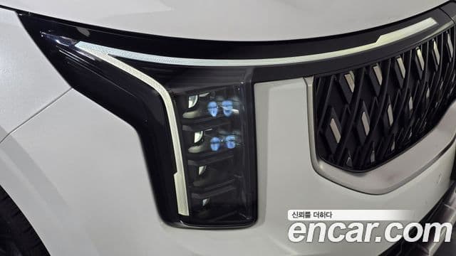 Kia Carnival 2024 — ფოტო 28/40